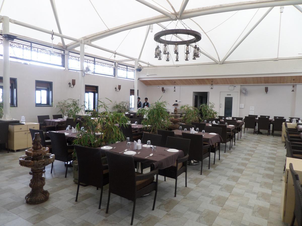 Hotel Raj Palace Ahmednagar Ngoại thất bức ảnh