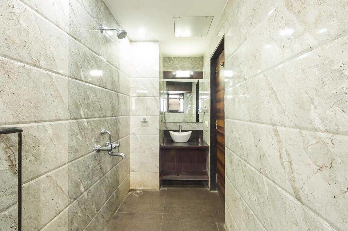 Hotel Raj Palace Ahmednagar Ngoại thất bức ảnh